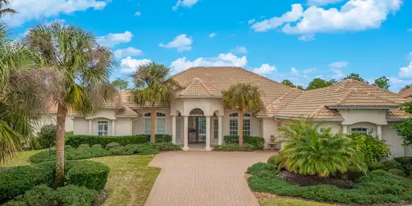 504 VISTA RIA Court