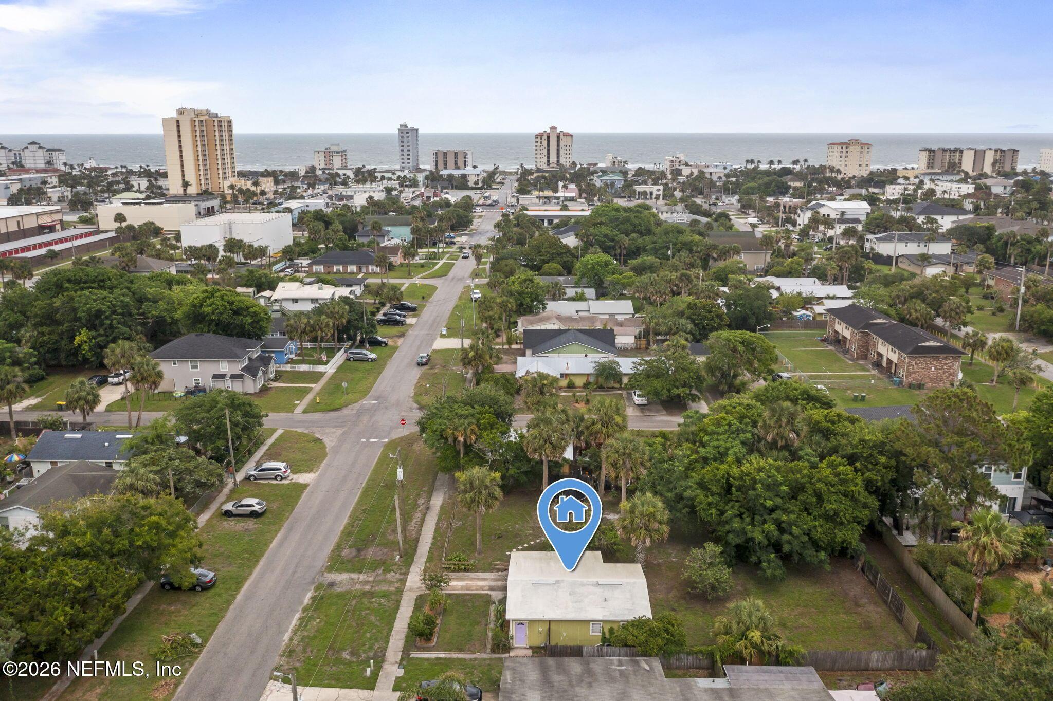 Image 2: CLOSE TO THE BEACH