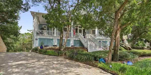 Image 3: Front of Home
