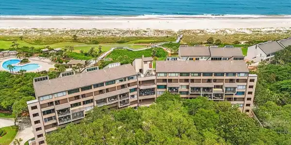 1146 BEACH WALKER Road