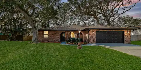 16 OCEAN WOODS Drive W