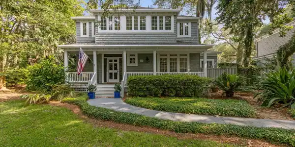 2 HERON OAKS Court