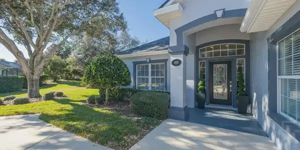 805 DORAL Court