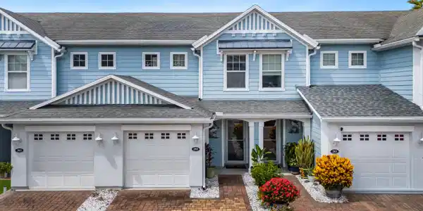 295 ISLANDER Circle