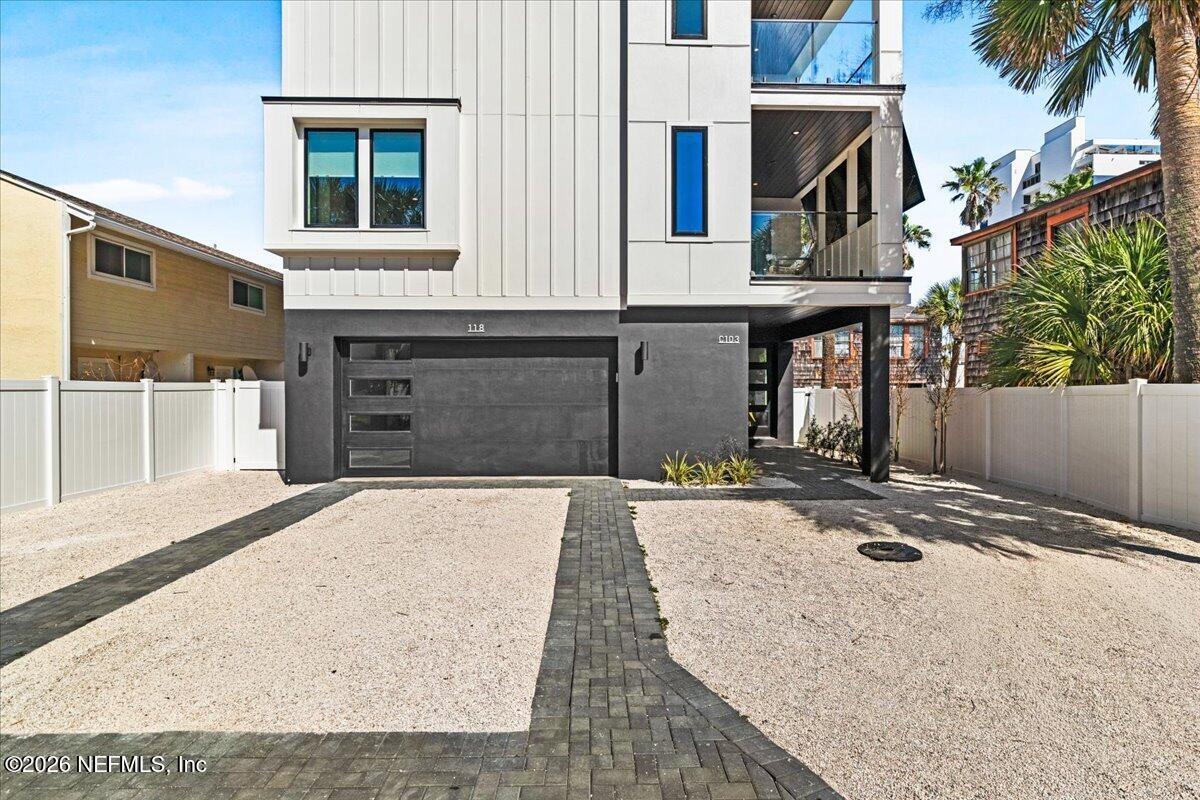 Image 4: Oversized 2 Car Garage