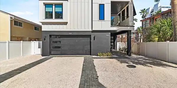 Image 4: Oversized 2 Car Garage