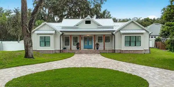 1416 PLANTATION OAKS Lane