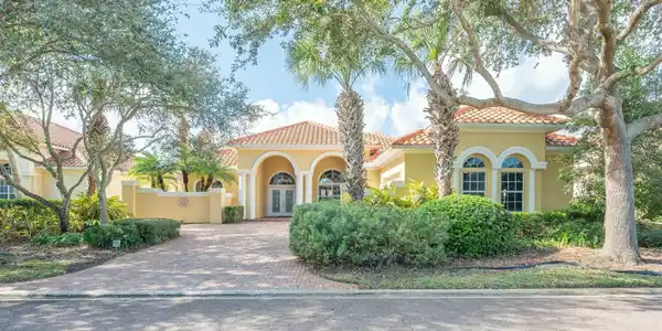 12 OAK VIEW Circle E