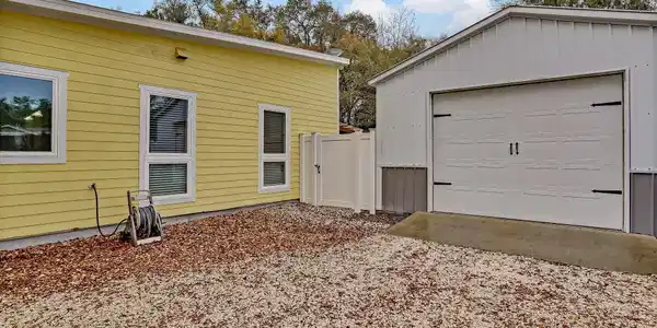 Image 4: 3-web-or-mls-25_1421 Hickory St