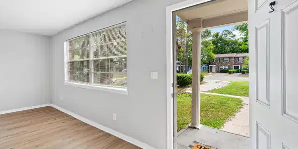 Image 2: Entry to Living Room