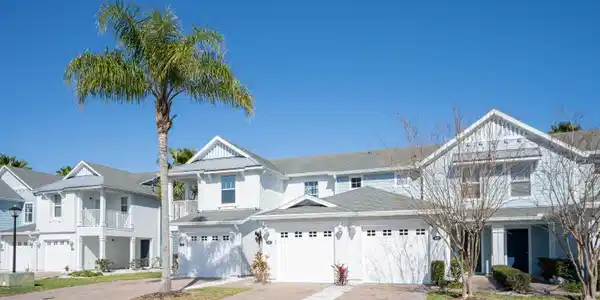 121 ISLANDER DR