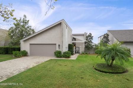 20 LAKE JULIA Drive S