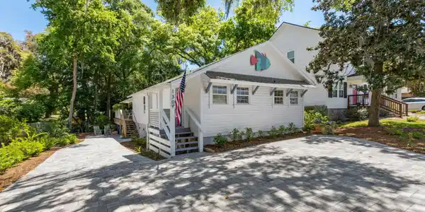 130 N 13TH Street