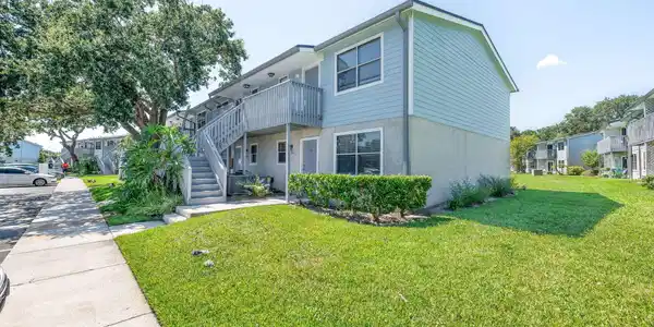700 W POPE Road