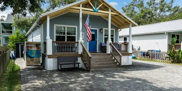 Image 3: Ext Front b