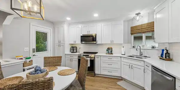 Image 3: 22-web-or-mls-108 Eider Ct (27 of 69)
