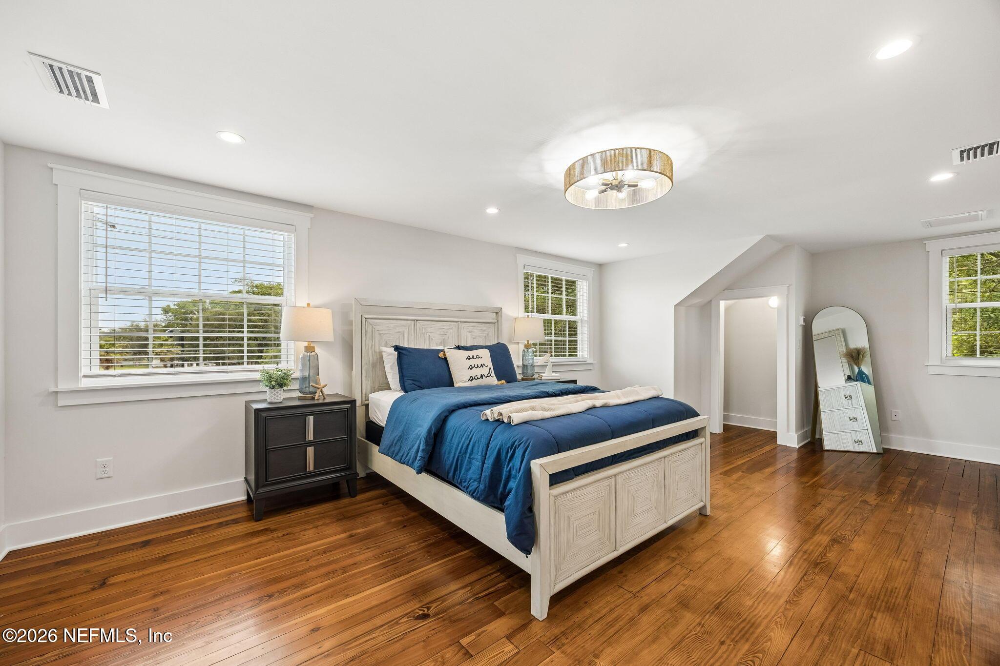 Image 3: 30-web-or-mls-38_1230 Beech St