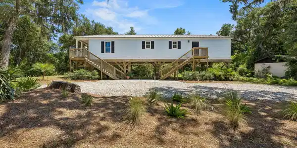 1630 IAN Drive