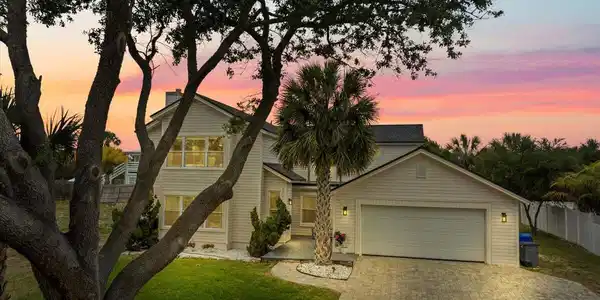 208 SEA TURTLE Way