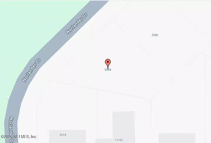 Image 1: Huge lot