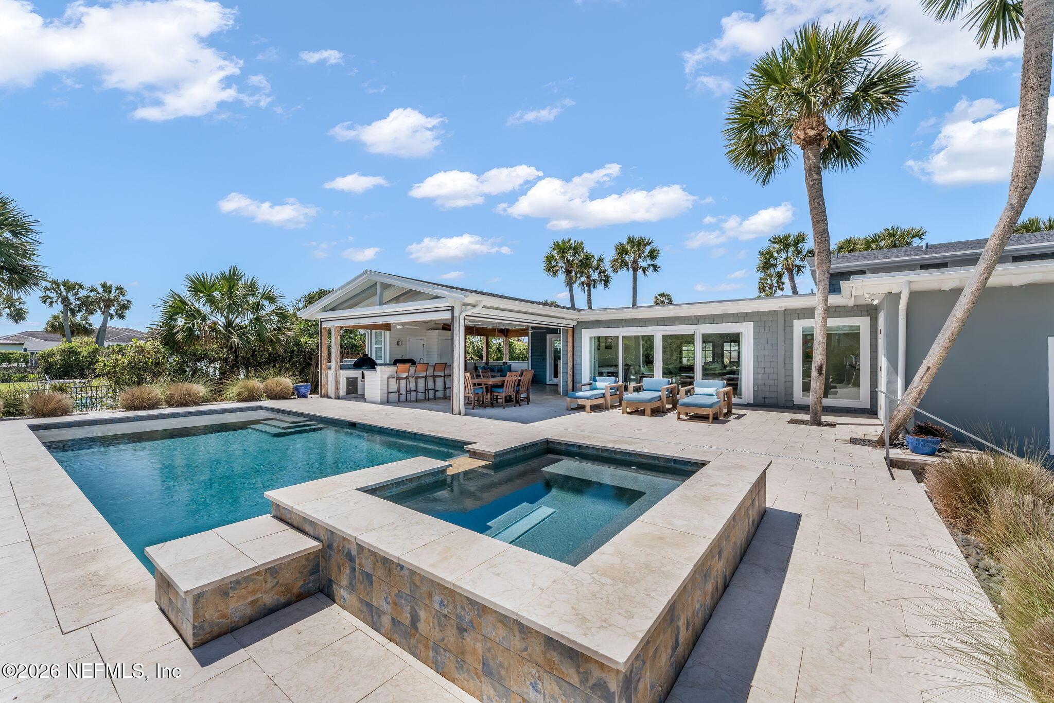 Image 4: Outdoor Oasis!