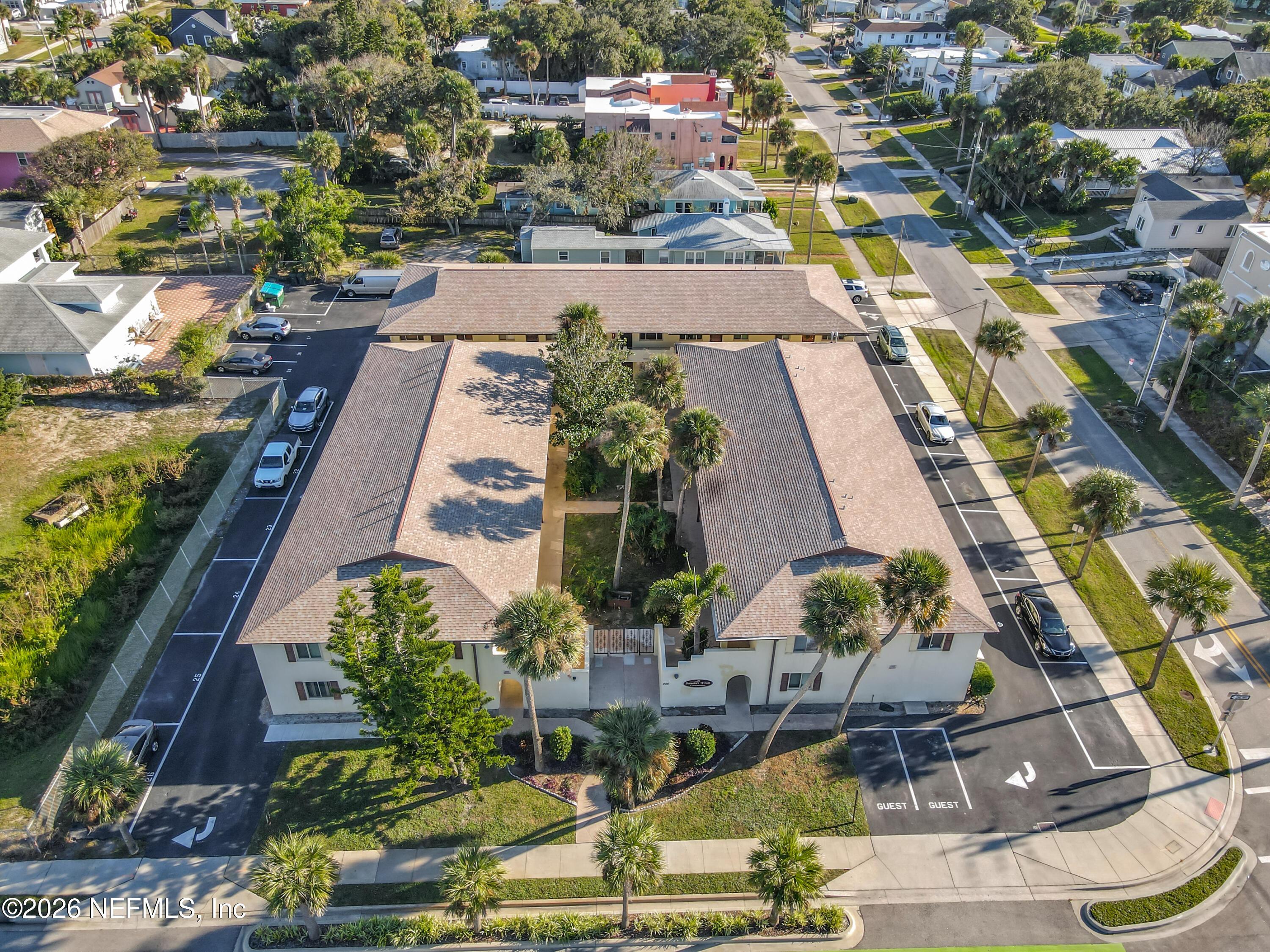 Image 3: 400 Oakridge Boulevard #201-6