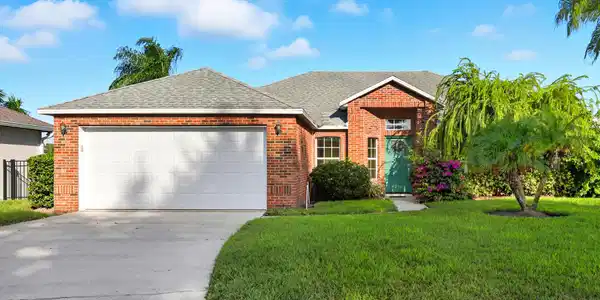 120 SUMMER TREE Court