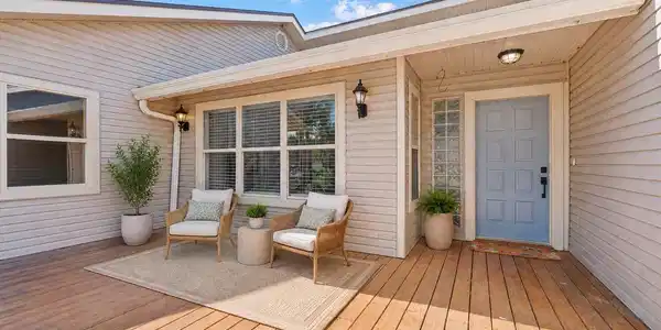 Image 3: Staged front deck