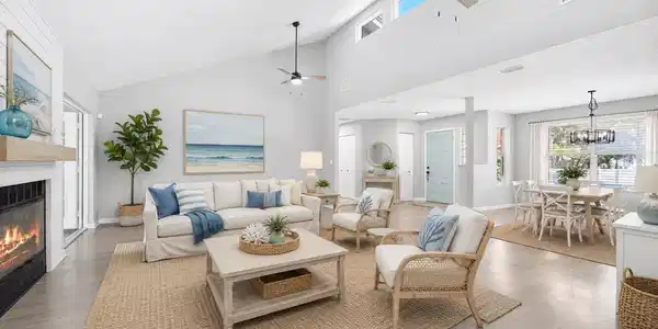 Image 4: Staged LivingDining