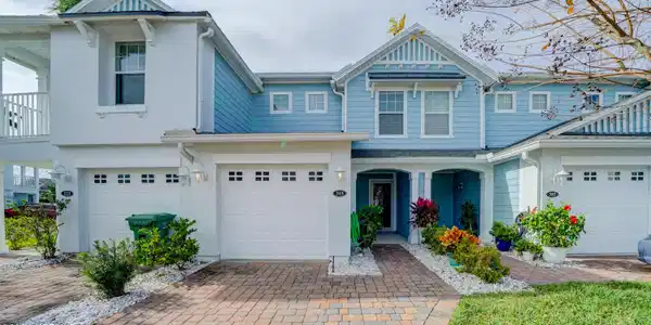 315 ISLANDER Circle