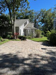 22 SEA WINDS Lane W
