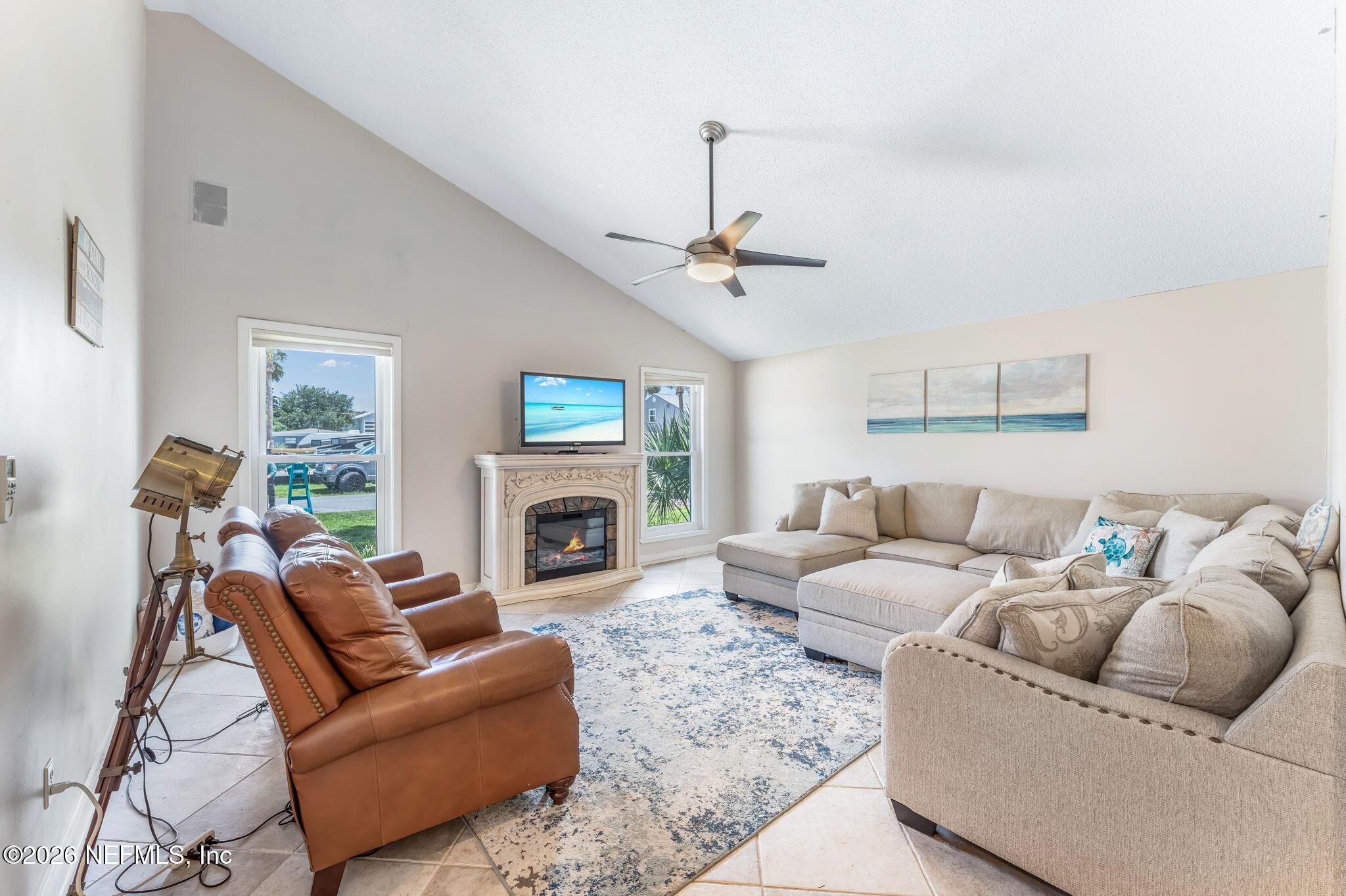 Image 3: 6-web-or-mls-Living Room