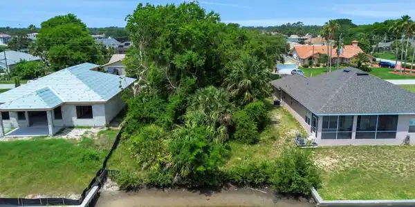 Image 2: Waterfront Lot