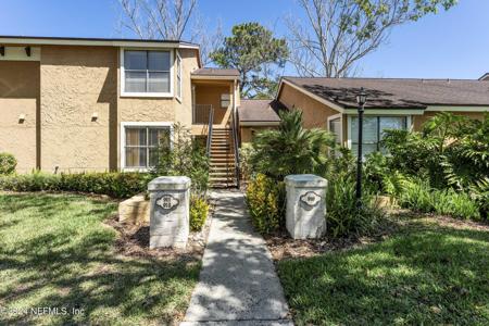 912 SHORELINE Circle
