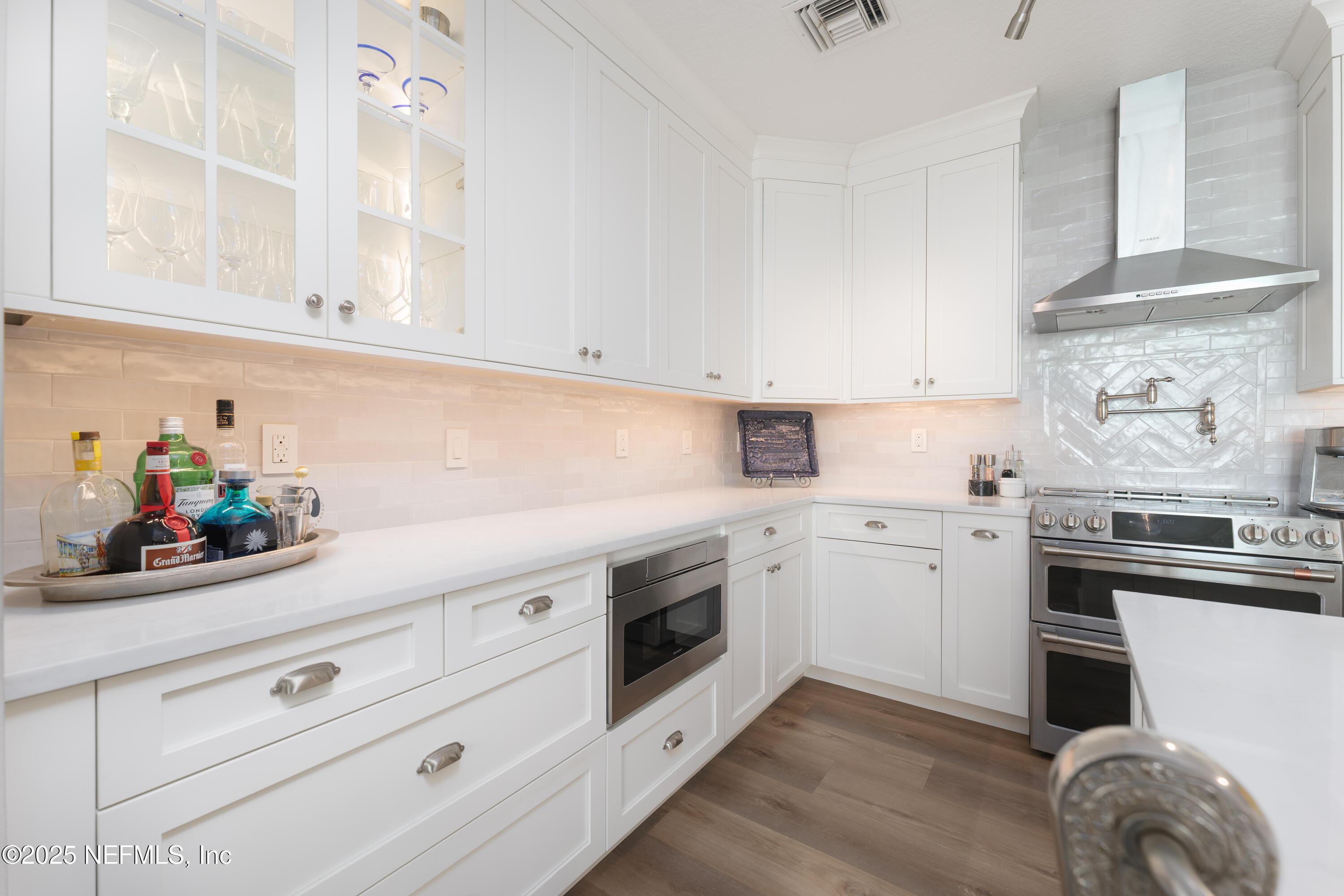 Image 4: 1431RiverplaceBlvdJacksonvilleFL-5