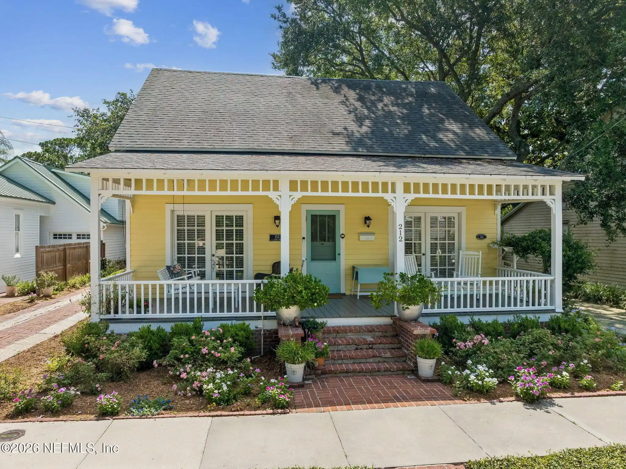 Image 1: 72-web-or-mls-212 S 6th St (72 of 87)