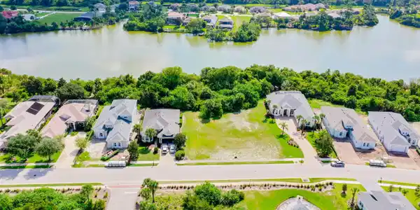 88 N LAKEWALK Drive N