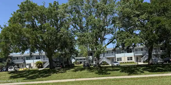 700 W POPE Road