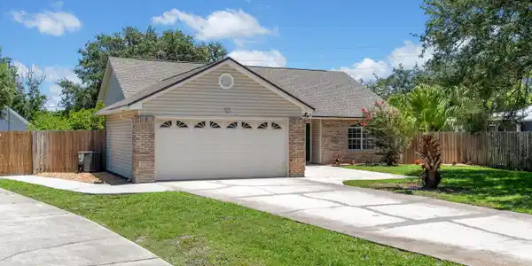 2616 BENZ Place