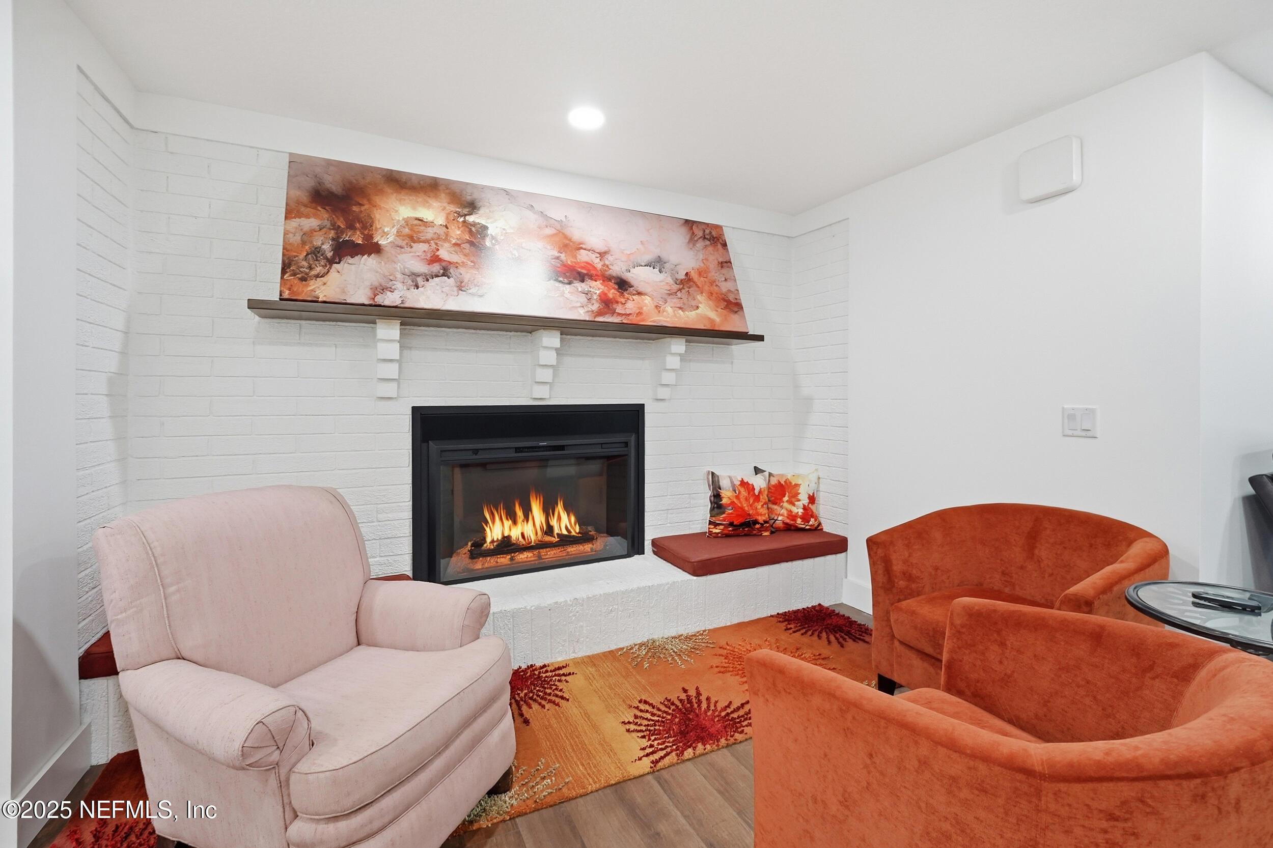 Image 3: 03 cozy fireplace