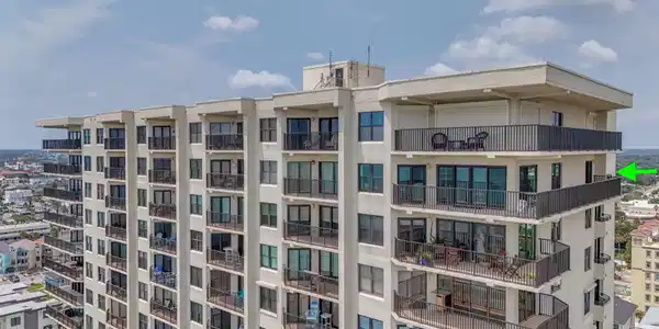 Image 3: Wraparound Balcony