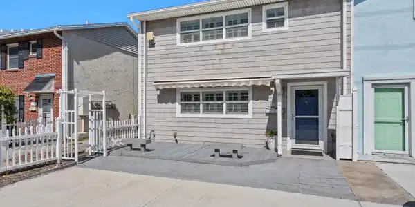 1409 4TH Street N