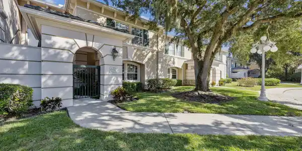 300 BERMUDA BAY Circle