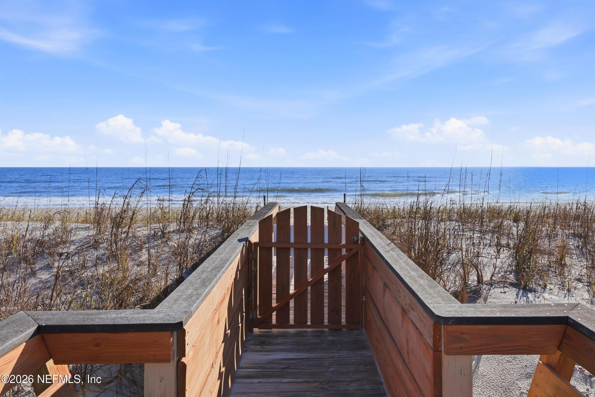 Image 3: 16_Private Beach Access 014