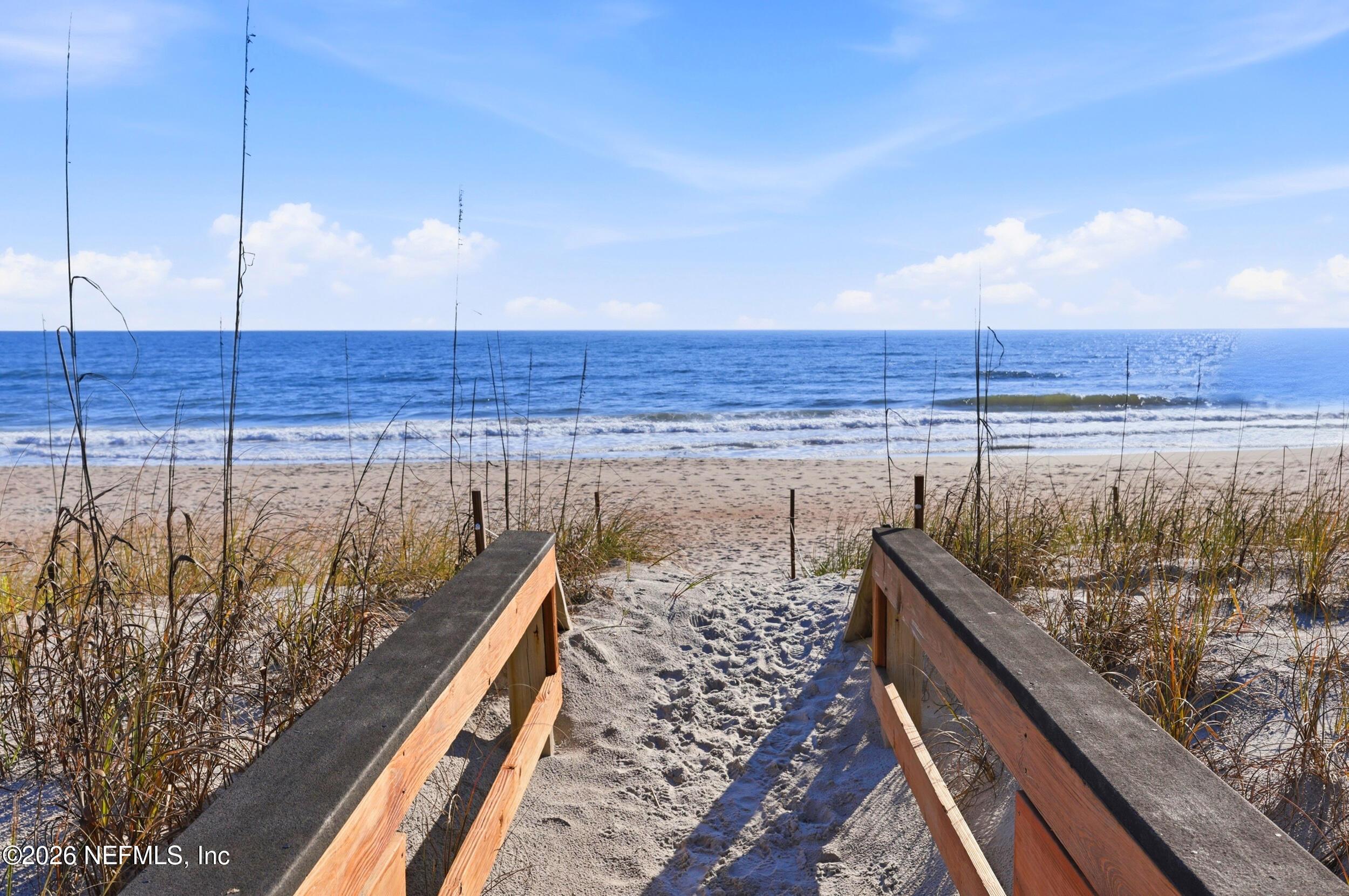 Image 4: 17_Private Beach Access 015