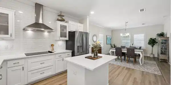 Image 4: 22-web-or-mls-829 N Fletcher Ave (24 of