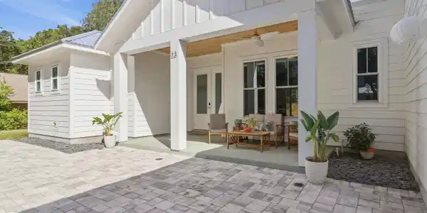 Image 3: Back Of Structure