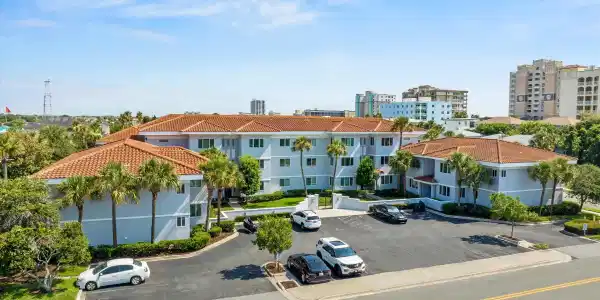 201 10TH Avenue N