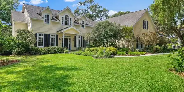 9 GUANA Drive