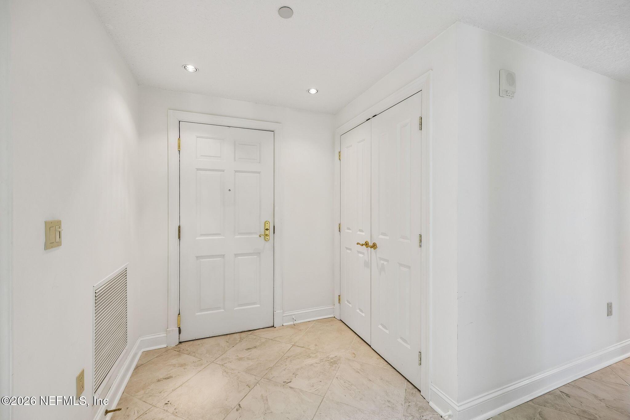 Image 4: 4-web-or-mls-50 3rd St S Unit 501 (1 of